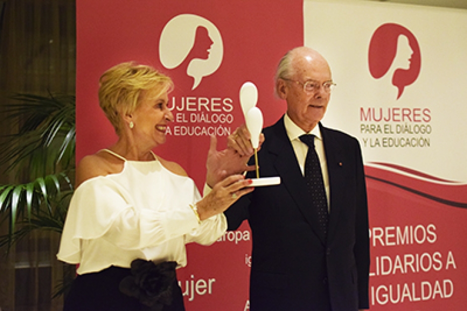 El Dr. D. Ignacio Buqueras galardonado por el jurado de los IX Premios Solidarios a la Igualdad